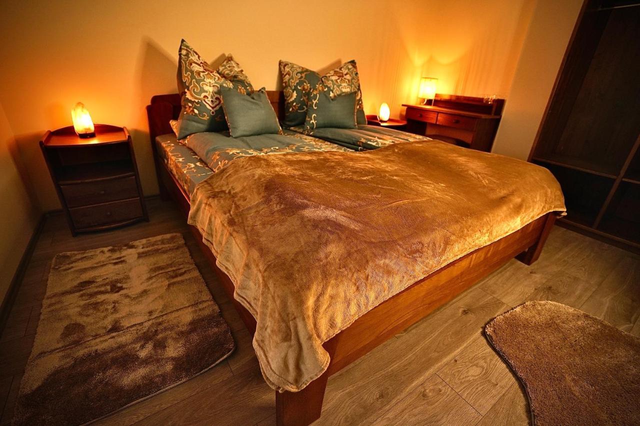 Bacchus Pub Es Panzio Bed and Breakfast Dunaharaszti Exteriör bild